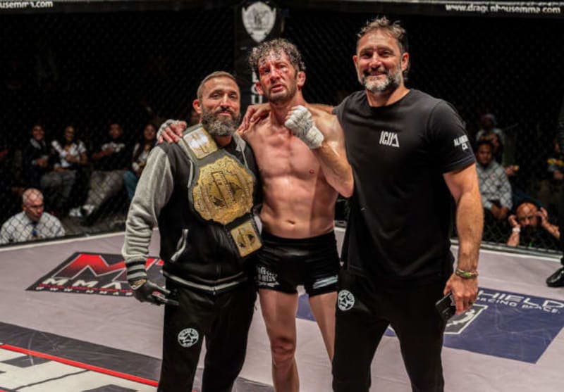 MMA training class at Island City Jiu-Jitsu